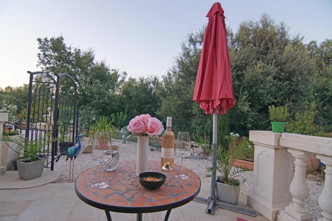 Chez Amali - Stielvolle Ferienwohnung In Der Provence Mit Terrasse Brignoles Exterior photo